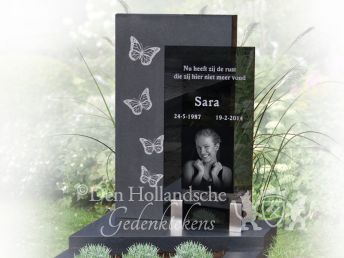 Matgrijs grafmonument met zwart glas