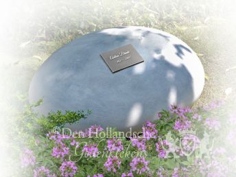 memorystone-kiezelsteen-lichte-kleur-bronzen-letters.jpg