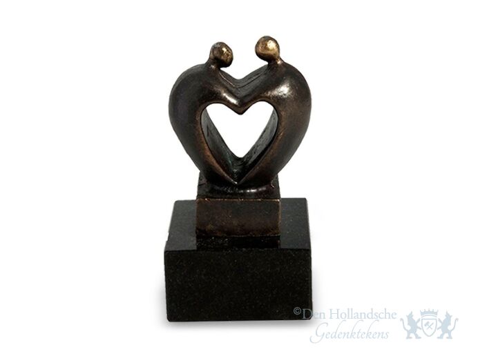 Bronzen mini urn mensen omhelzing met hart foto 1