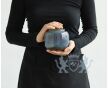 SERES klein – handgemaakte eco urne in terracotta engobe foto 1
