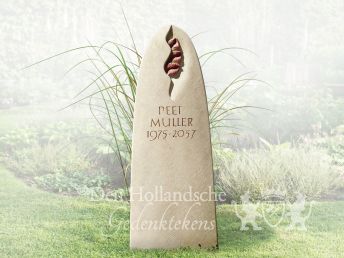 Moderne zuil als urnenmonument