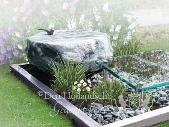 Natuurlijk grafmonument RVS en glas