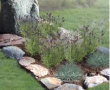 Natuurlijk grafmonument met flagstones en bronzen letters foto 3