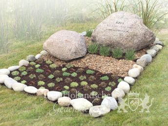 Natuurlijk grafmonument met zwerfkeien