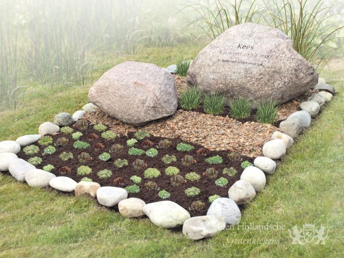 Natuurlijk grafmonument met zwerfkeien foto 1