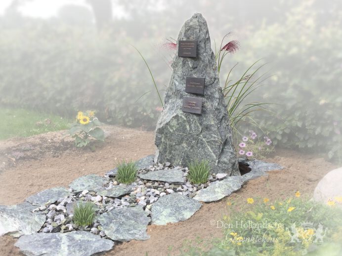 Natuurlijk grafmonument foto 1