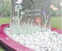 Roze grafsteen baby voor een meisje  foto 3