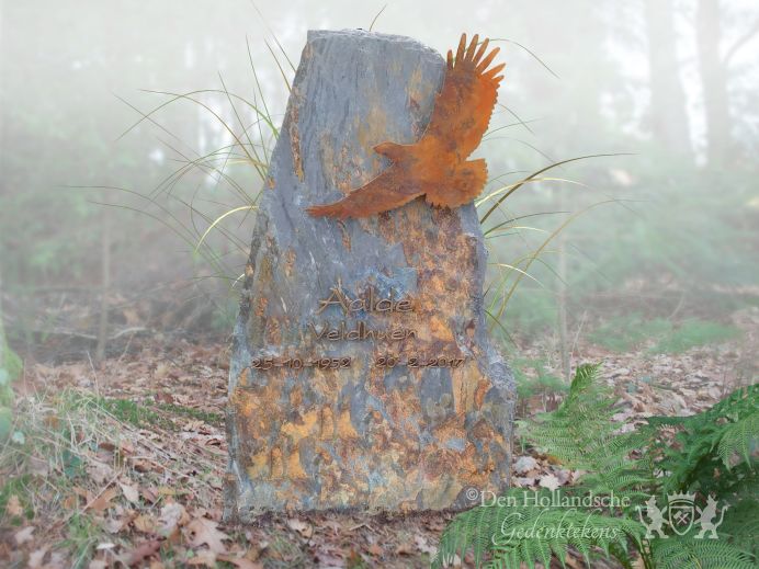 Ruwe grafsteen foto 1
