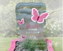 Speels grafmonument met roze vlinders  foto 2