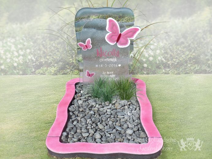 Speels grafmonument met roze vlinders  foto 1