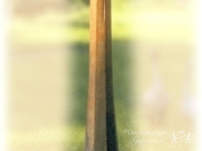 Urn op bronzen steel foto 1