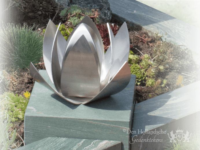urn-op-monument-rvs.png foto 1