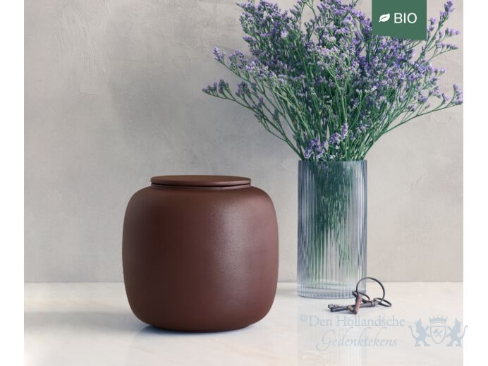 SERES &ndash; handgemaakte eco urne in terracotta engobe foto 1