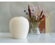 VERNO – handgemaakte eco urn in zacht beige engobe foto 1