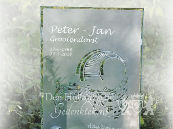 urnengraf-glas-diapositief-zandstralen-muziek.png