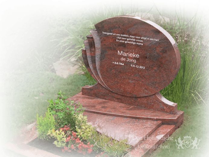 Urnengraf van rood graniet foto 1