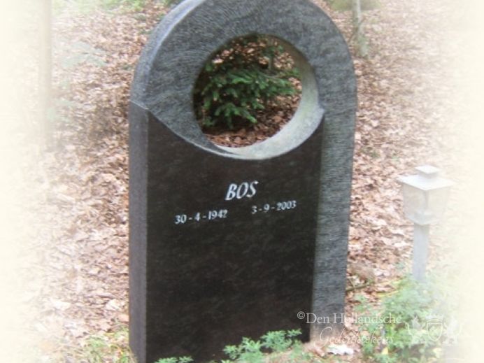 Urnenmonument in Belgisch hardsteen foto 1