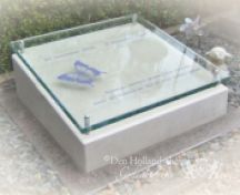 Urnmonument met glas foto 1