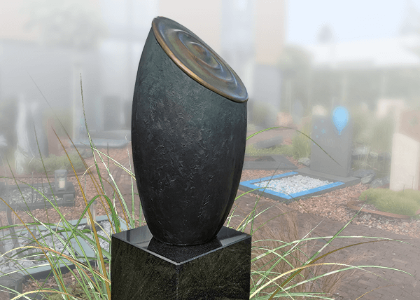 urn buiten in eigen tuin