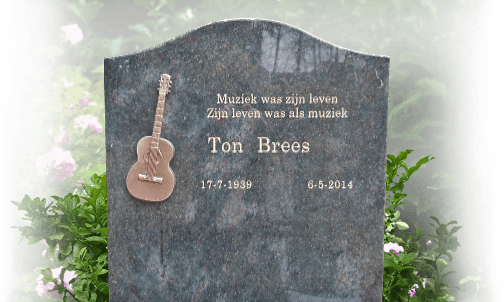urnengraf natuursteen bronzen gitaar