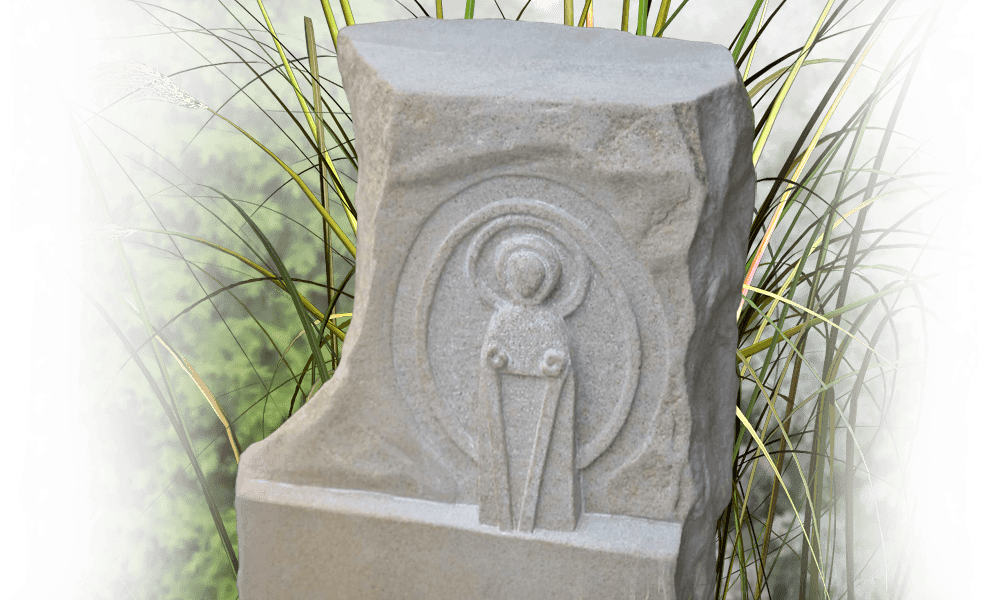 urnengraven met beelden engel in natuursteen