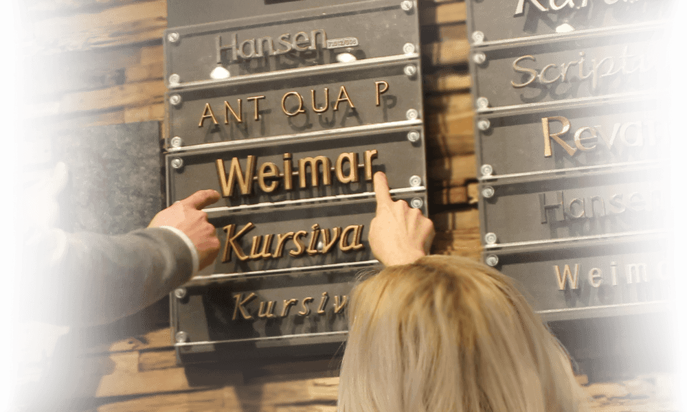 grafsteen belettering brons showroom voorbeelden