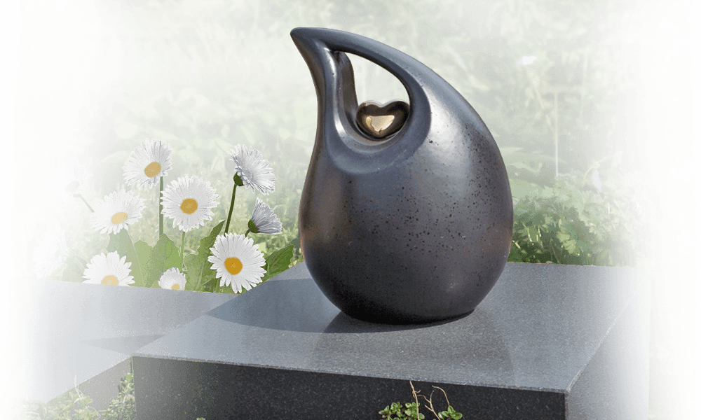 urn op monument sokkel natuursteen