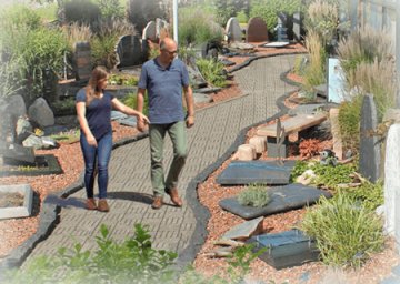 urnenmonumenten voorbeelden tuin